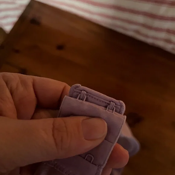 Victoria's Secret Light Purple Underwire T-Shirt Bra - Picture 4 of 7